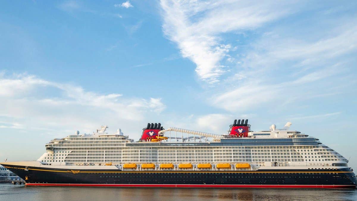 US changes travel threat level for controversial Caribbean port ...
