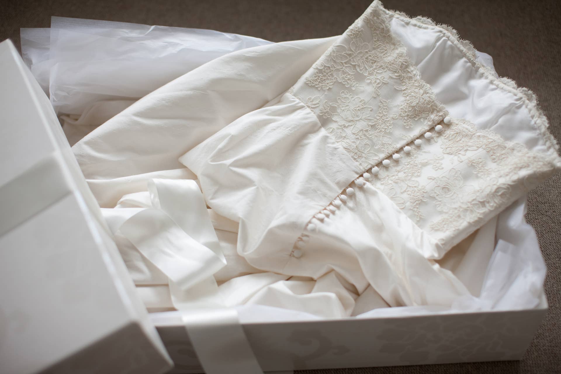 Bride goes viral for complaining about dress storage on flight - TravelHost