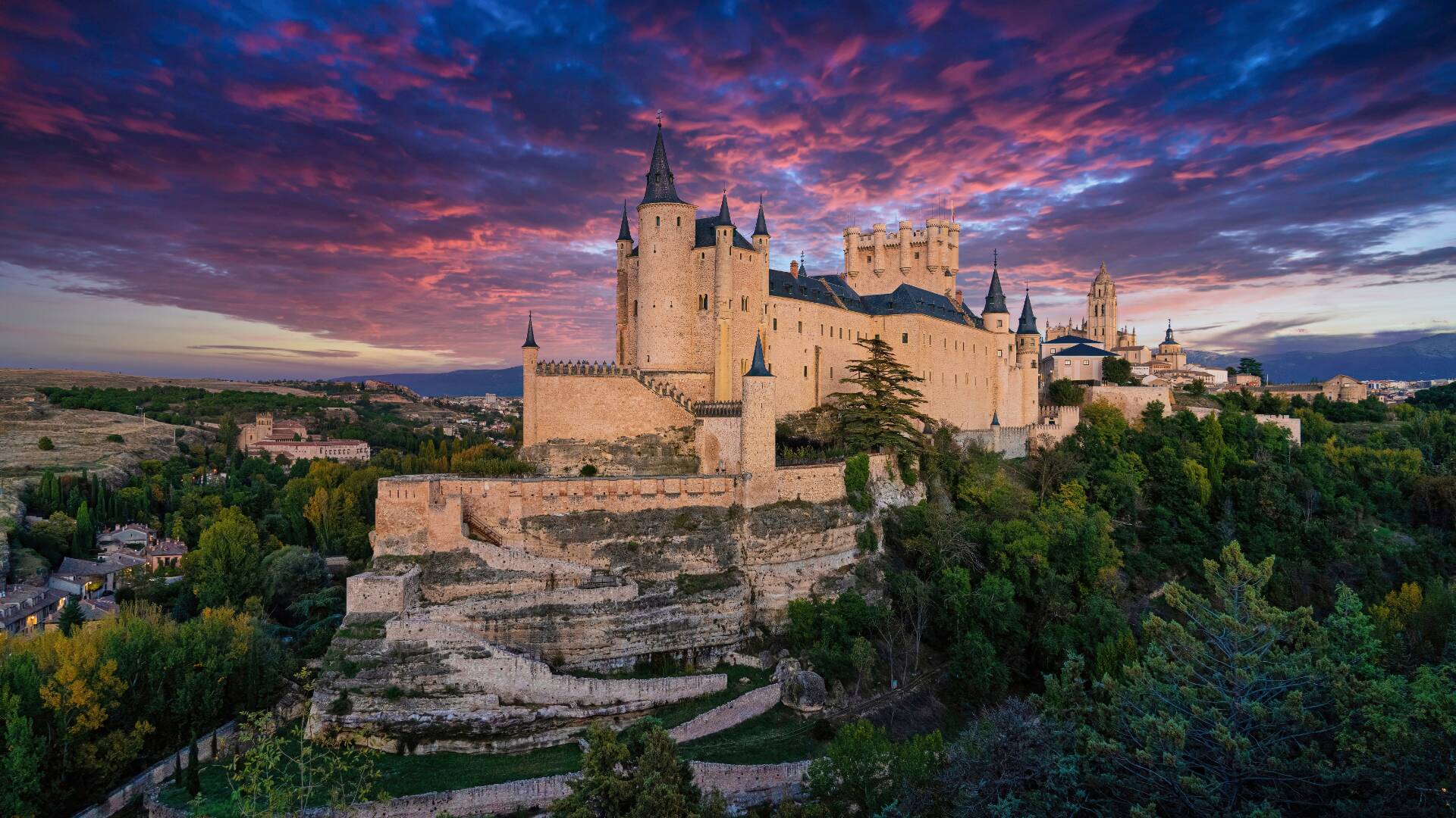 10 Gothic destinations around the world - TravelHost, image size:1920x1080